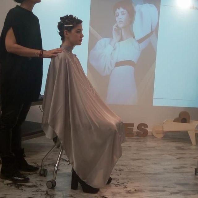 Pompadour Salon Natural Concept Peinados y cortes