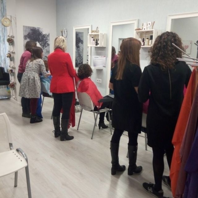 Pompadour Salon Natural Concept Peluqueria con clientas