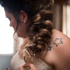 Pompadour Salon Natural Concept Peinados novias con coleta