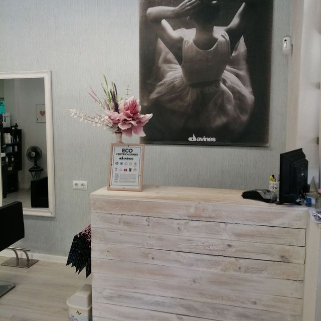Pompadour Salon Natural Concept Instalaciones del centro de belleza