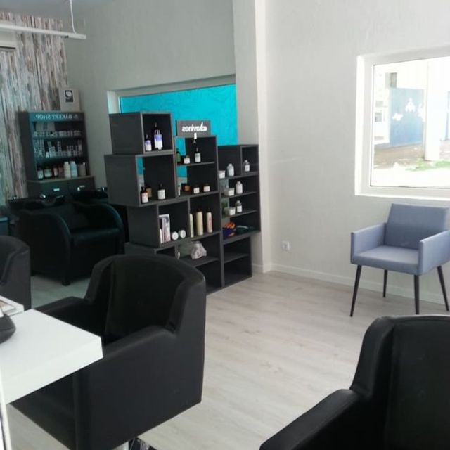 Pompadour Salon Natural Concept Centro de peluqueria