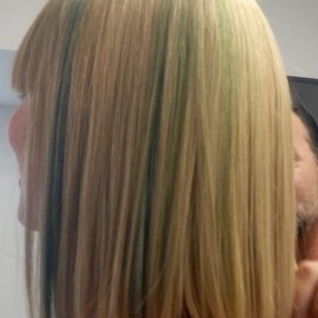 Pompadour Salon Natural Concept pelo liso