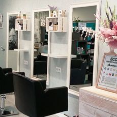 Pompadour Salon Natural Concept Instalaciones de la peluquería