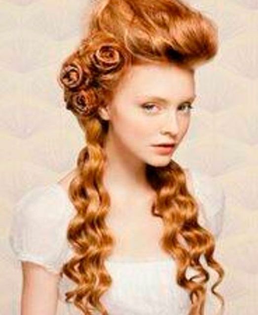 Pompadour Salon Natural Concept Peinados en pelo rizo